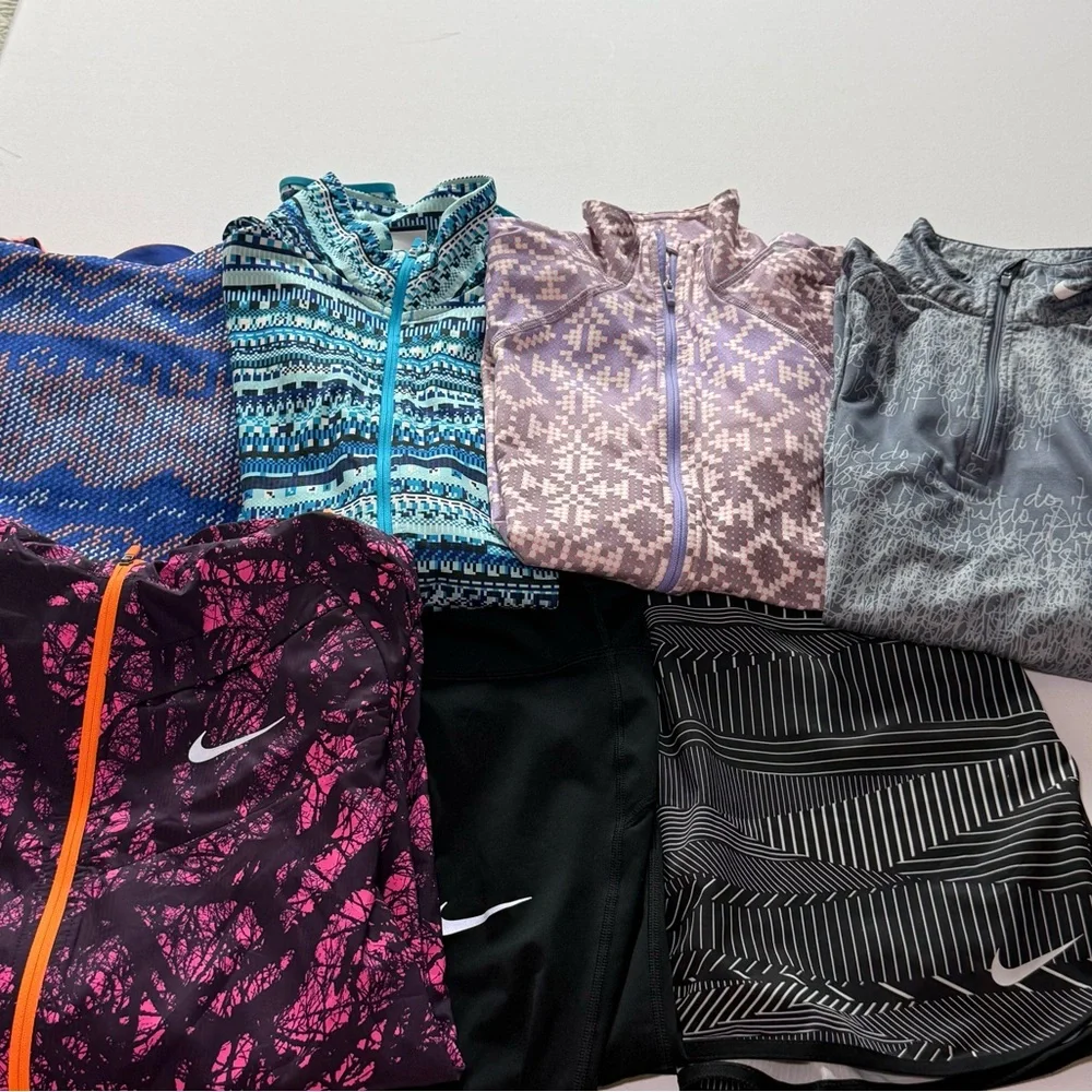 Nike Women's Pink and Black‎ Patterned Jacket